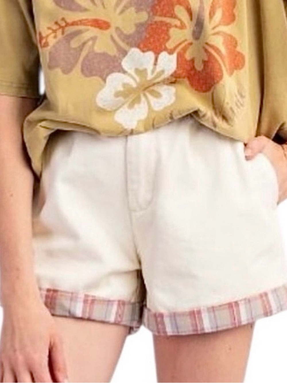 Women’s Cream Roll-Cuff Bermuda Shorts